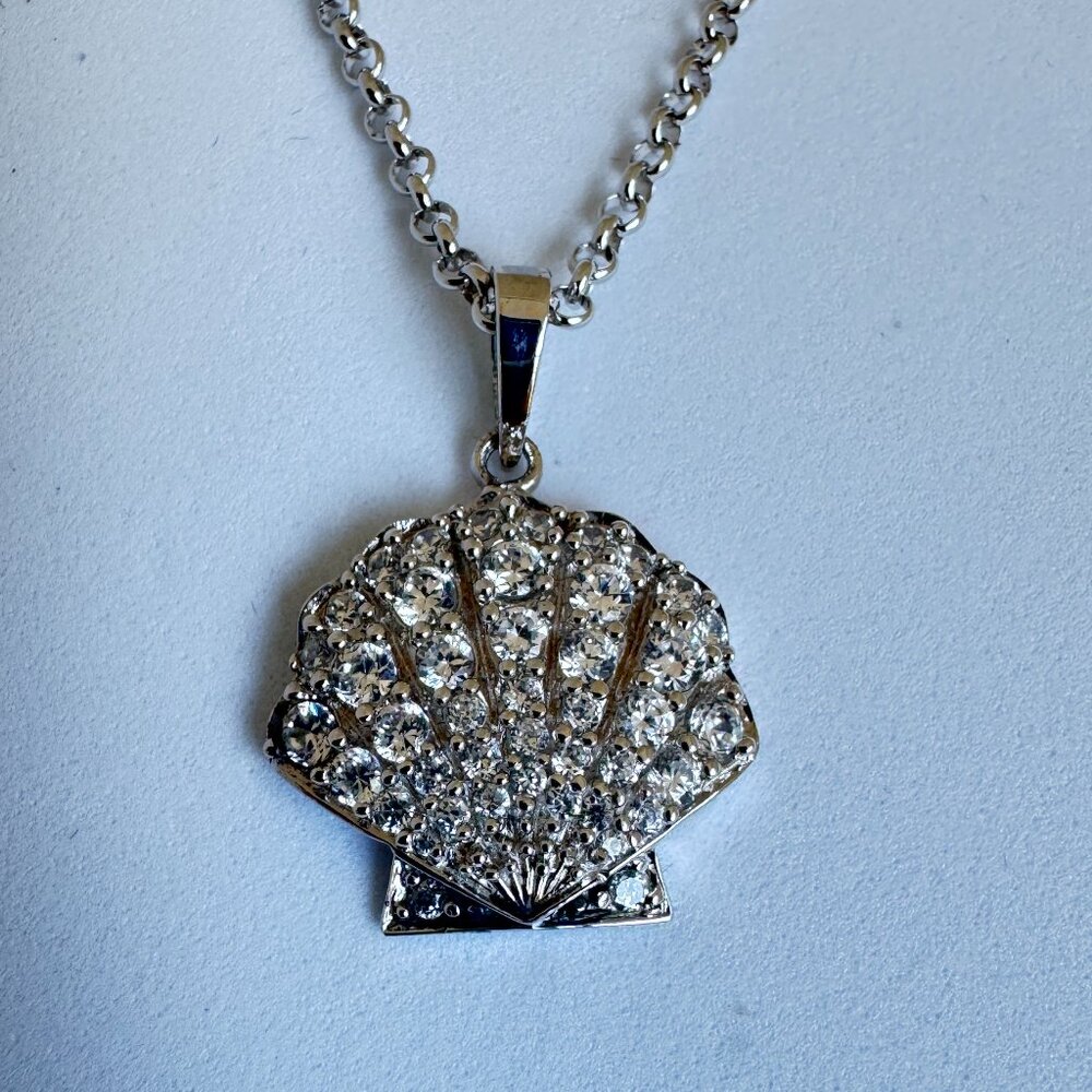 Sterling Silver Shell Pendant with CZ. NWOT